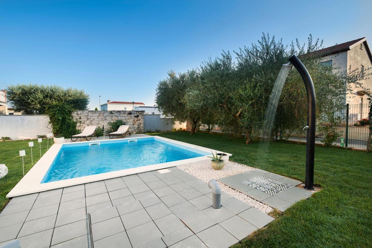 Villa Mediteranea ウマグ エクステリア 写真
